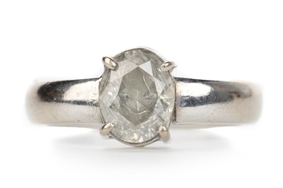 Lot 484 - DIAMOND SOLITAIRE RING