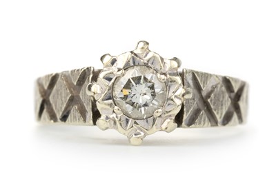 Lot 505 - DIAMOND SOLITAIRE RING