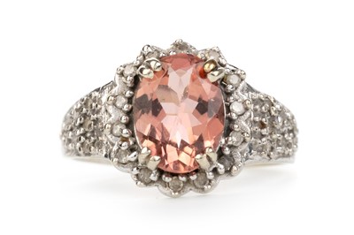 Lot 525 - GEM SET DRESS RING