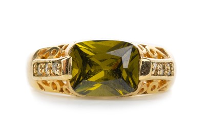 Lot 566 - GEM SET DRESS RING