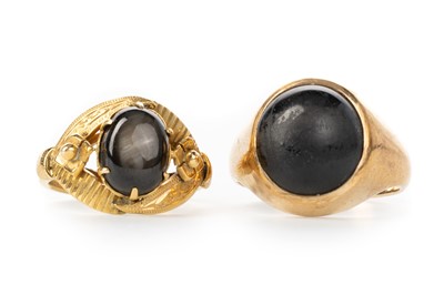 Lot 584 - BLACK STAR SAPPHIRE RING