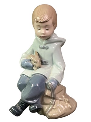 Lot 419 - NAO FIGURE