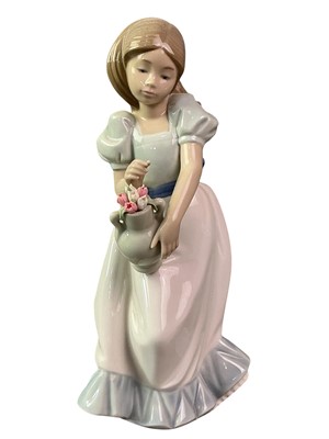 Lot 420 - NAO FIGURE