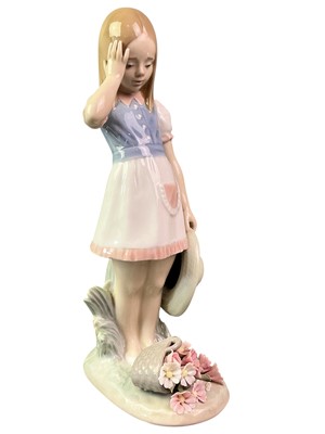 Lot 423 - LLADRO FIGURE