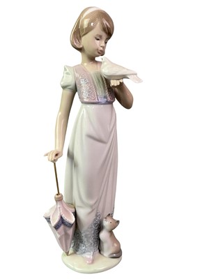 Lot 425 - NAO FIGURE