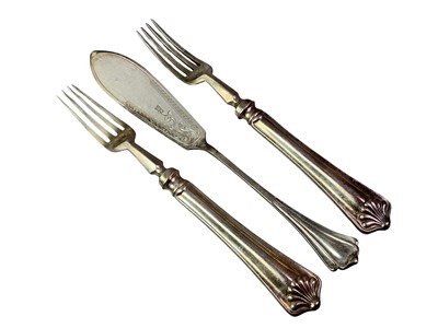 Lot 439 - SILVER TEASPOON IN FITTED CASE