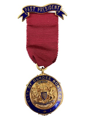 Lot 487 - CITY OF DUNDEE BOWLERS GOLD PLATED AND ENAMEL MEDAL