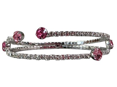 Lot 560 - GROUP OF COSTUME JEWELLERY