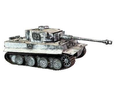 Lot 561 - GROUP OF MILITARY THEMED MODEL VEHICLES