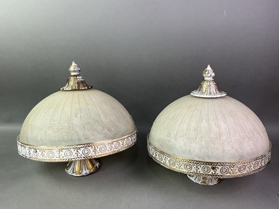 Lot 569 - REPRODUCTION OIL LAMP