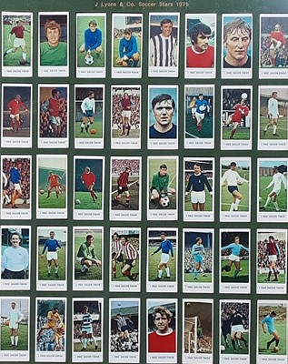 Lot 593 - FRAMED SOCCER STARS CIGARETTE CARD DISPLAY