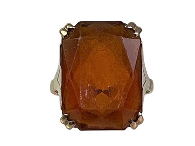 Lot 589 - GOLD DRESS RING