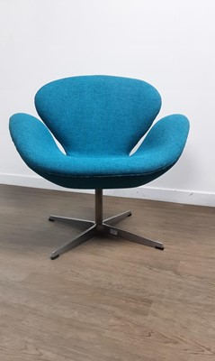 Lot 614 - ARNE JACOBSEN (1902 - 1971) FOR FRITZ HANSEN, SWAN CHAIR