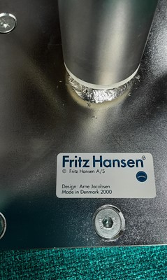 Lot 614 - ARNE JACOBSEN (1902 - 1971) FOR FRITZ HANSEN, SWAN CHAIR