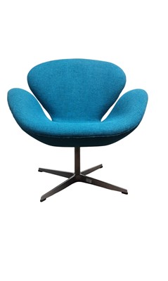 Lot 614 - ARNE JACOBSEN (1902 - 1971) FOR FRITZ HANSEN, SWAN CHAIR