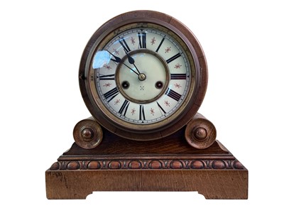 Lot 22 - OAK MANTEL CLOCK