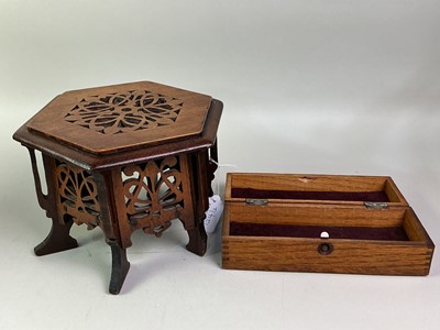 Lot 124 - WHEELER & WILSON SINGER SEWING MACHINES ADVERTISING BOX