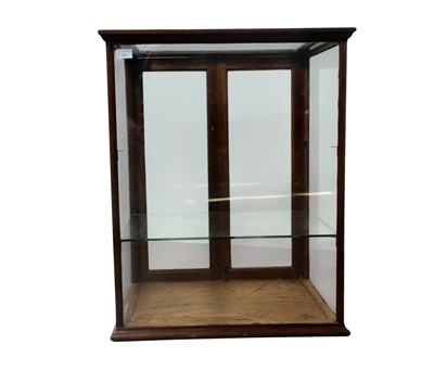 Lot 624 - OAK COUNTER TOP DISPLAY CABINET