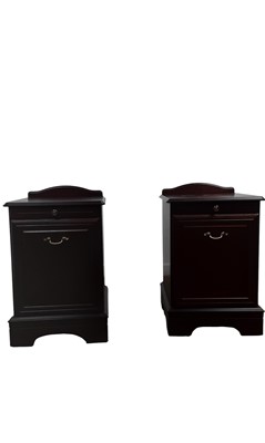 Lot 117 - PAIR OF REPRODUCTION MAHOGANY BEDSIDE CABINETS