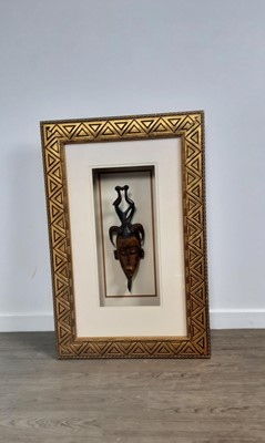 Lot 118 - SMALL CEREMONIAL AFRICAN TRIBAL MASK