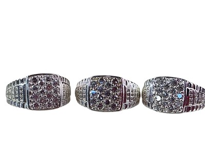 Lot 159 - GROUP OF RINGS