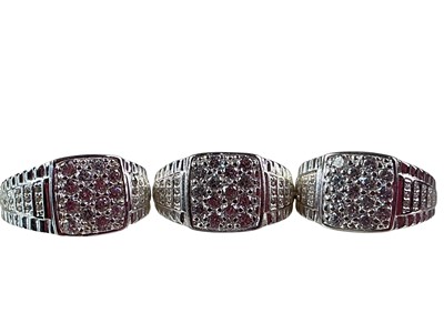 Lot 160 - GROUP OF RINGS