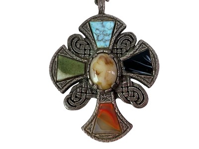 Lot 172 - COLLECTION OF COSTUME JEWELLERY