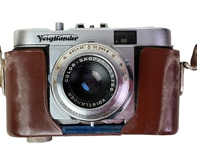 Lot 299 - VINTAGE CAMERAS