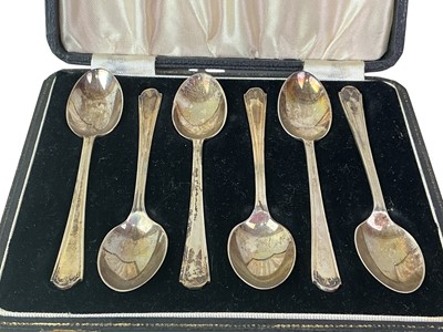 Lot 206 - SET OF SIX SILVER TEASPOONS