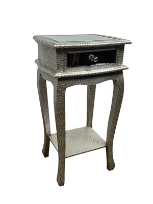 Lot 335 - MODERN SMALL SIDE TABLE