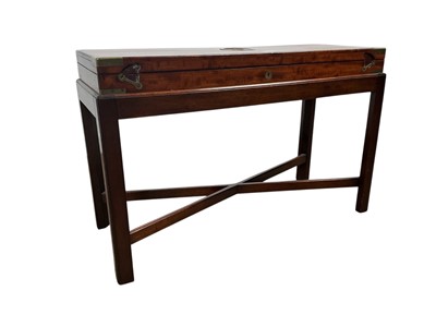 Lot 1254 - VICTORIAN MAHOGANY AND BRASS MOUNTED GUN CASE