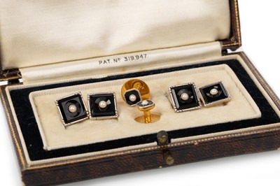 Lot 543 - PAIR OF ENAMELLED CUFFLINKS AND STUDS