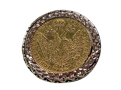 Lot 521 - AUSTRIAN DUCAT GOLD COIN INSET RING