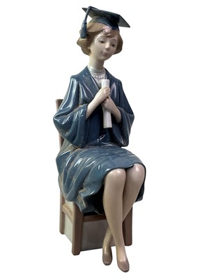 Lot 534 - LLADRO FIGURE OF A GRADUATE