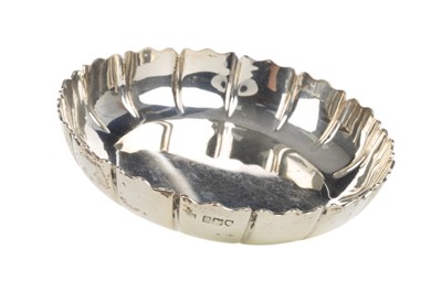 Lot 981 - SILVER DISH