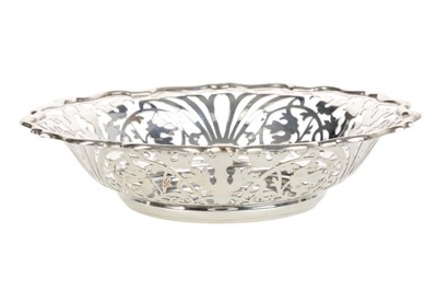 Lot 982 - SILVER DISH