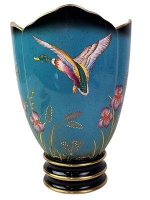 Lot 652 - CARLTON WARE BLEU ROYALE VASE