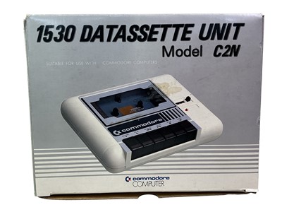 Lot 727 - COMMODORE 64C SET