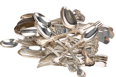 Lot 997 - SUITE OF VICTORIAN SILVER FLATWARE