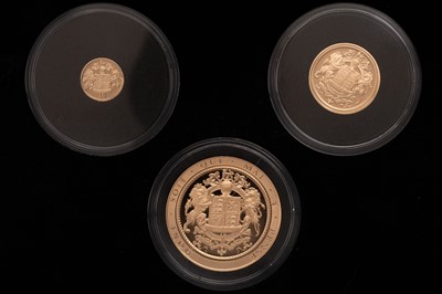 Lot 82 - PRINCE WILLIAM 40TH BIRTHDAY PROOF SOVEREIGN THREE COIN SET