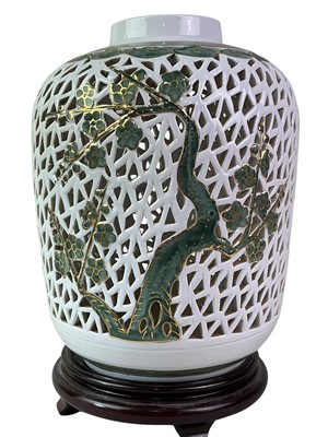 Lot 7 - CHINOISERIE PIERCED LAMP