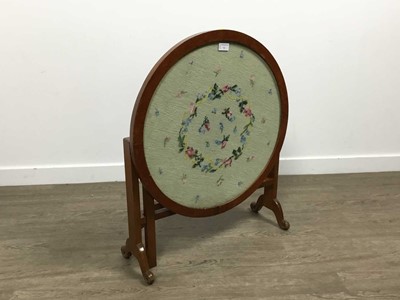 Lot 72 - MAHOGANY FIRESCREEN / TABLE
