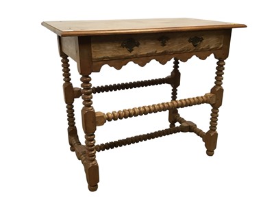 Lot 104 - OAK SIDE TABLE