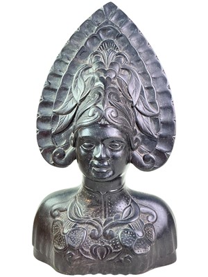 Lot 20 - AFRICAN TRIBAL STYLE BUST