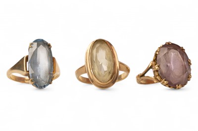 Lot 721 - THREE GOLD DRESS RINGS