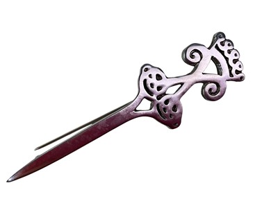 Lot 194 - COLLECTION OF COSTUME JEWELLERY