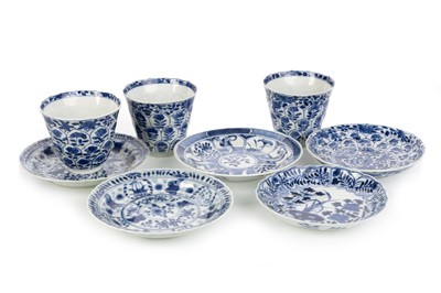 Lot 1371 - GROUP OF CHINESE BLUE AND WHITE PORCELAIN