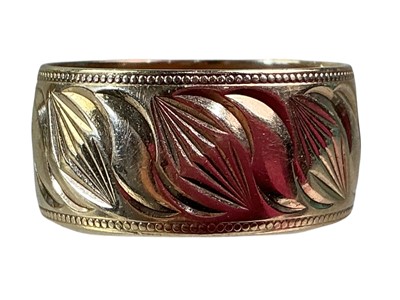 Lot 204 - GOLD WEDDING BAND