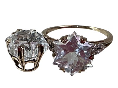 Lot 205 - GEMSTONE RING