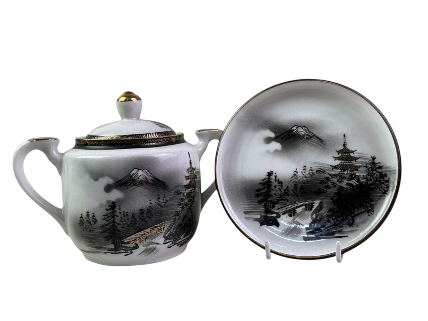 Lot 109 - HAYASI KUTANI PART TEA SERVICE,